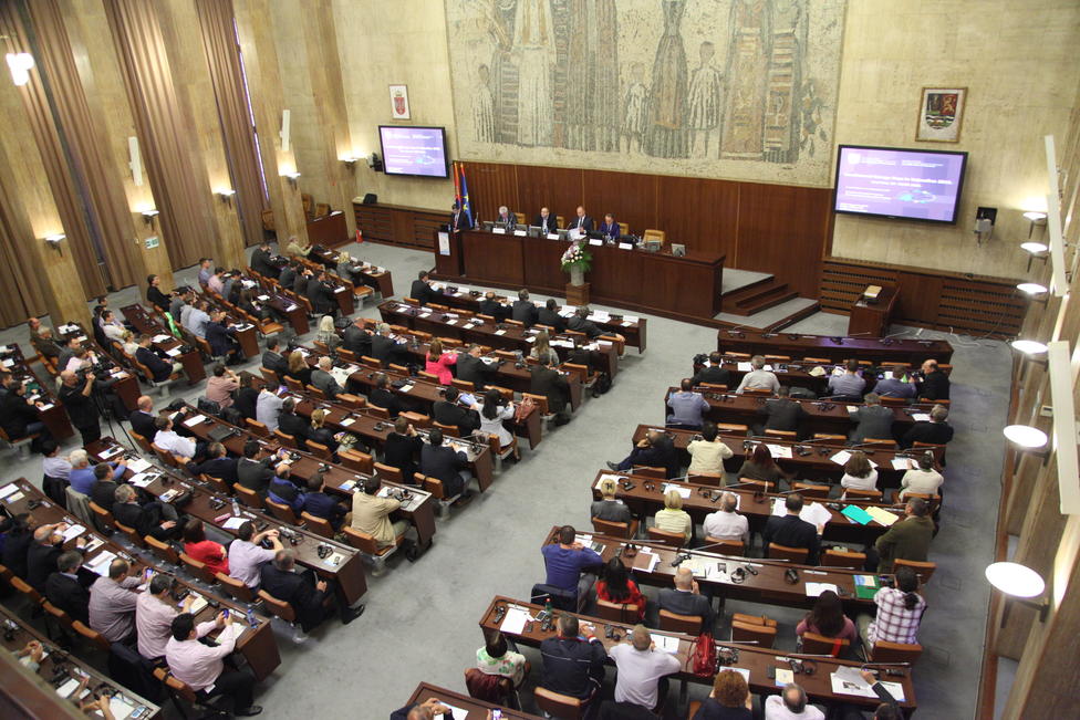 Учесници скупа у великој сали покрајинске Скупштине АП Војводине