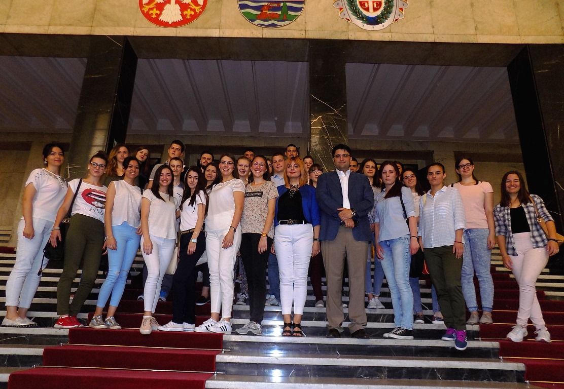 Snežana Sedlar i Nikola Banjac sa studentima