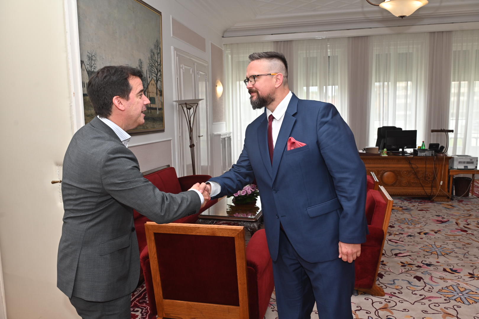 Председник Јухас са министром шпанске регије Навара